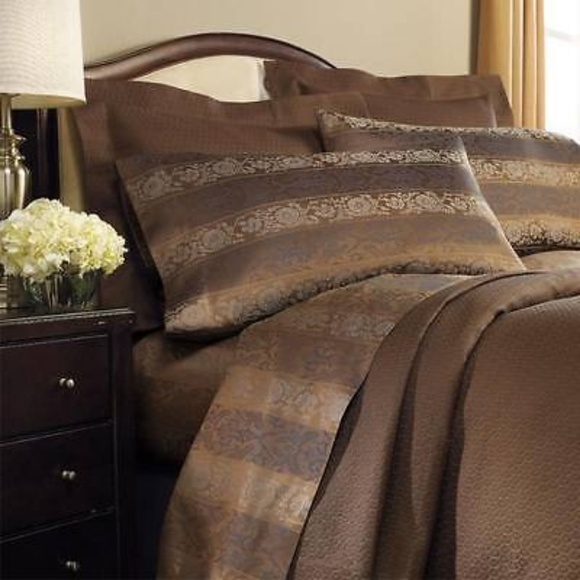 Sferra Other - Sferra Ella Chestnut Queen Size Blanket.